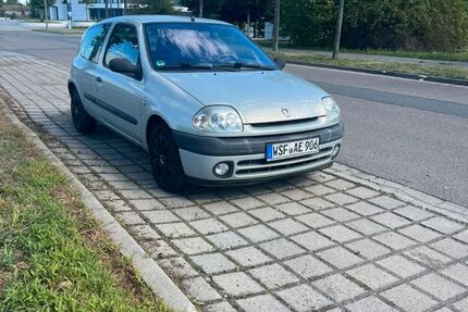 Renault Clio 166.300 km 700 € Lützen 06686