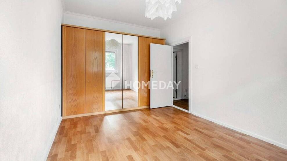 Bezugsfreie und gepflegte 3-Zimmer-Wohnung mit Loggia in ruhiger Lage