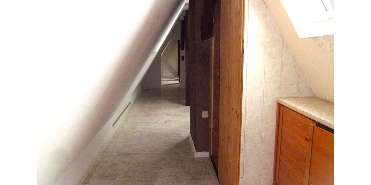 Dachgeschoßwohnung Oberzent - 3.5 Zimmer, 100 m&sup2;, 780&euro; | Angebot:24466563