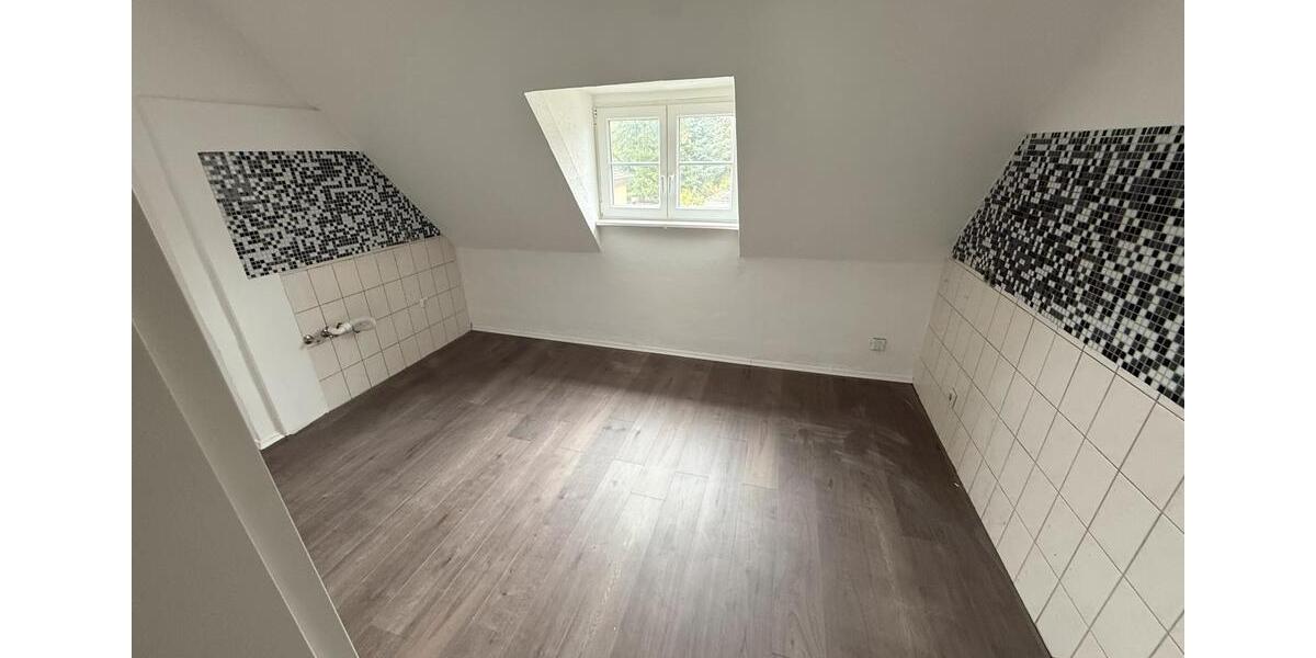 Dachgeschoßwohnung Langerwehe - 2 Zimmer, 63 m&sup2;, 670&euro; | Angebot:25844075