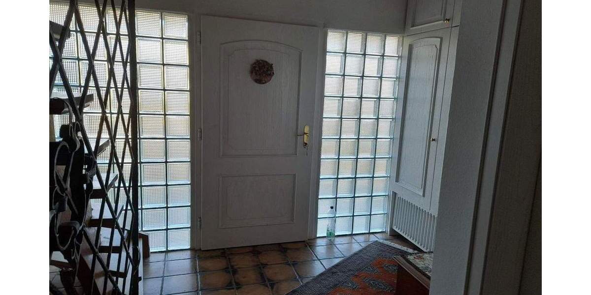 Einfamilienhaus Marburg-Schröck Schröck - 8 Zimmer, 180 m&sup2;, 480.000&euro; | Angebot:25823311