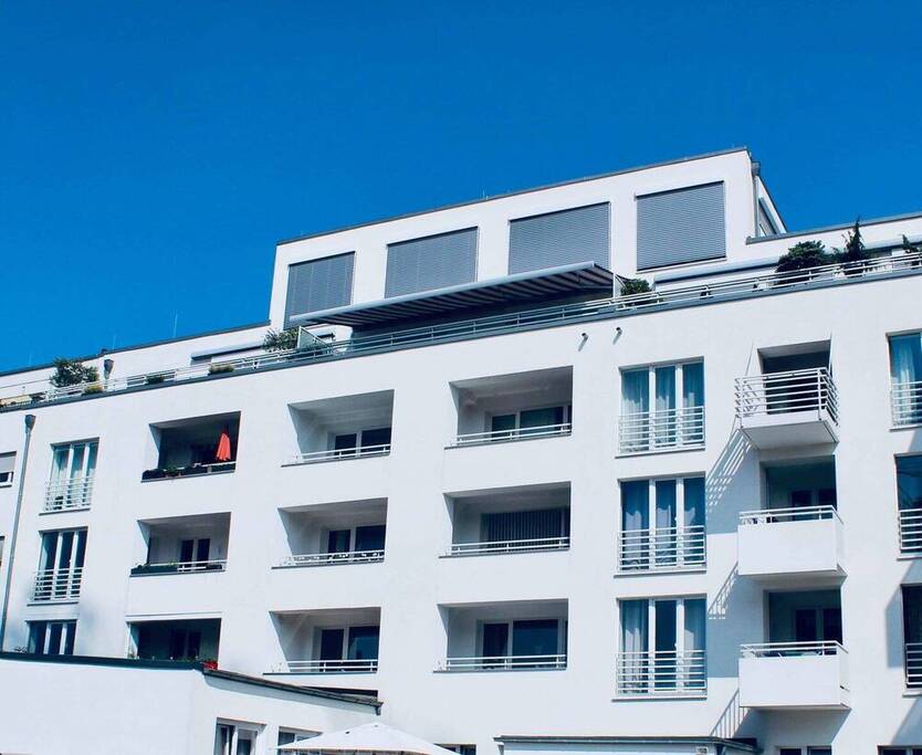 Modernisierte 2-Zimmerwohnung mit Balkon & Stellplatz in zentraler Lage - Objekt-Revitalisiert 2016