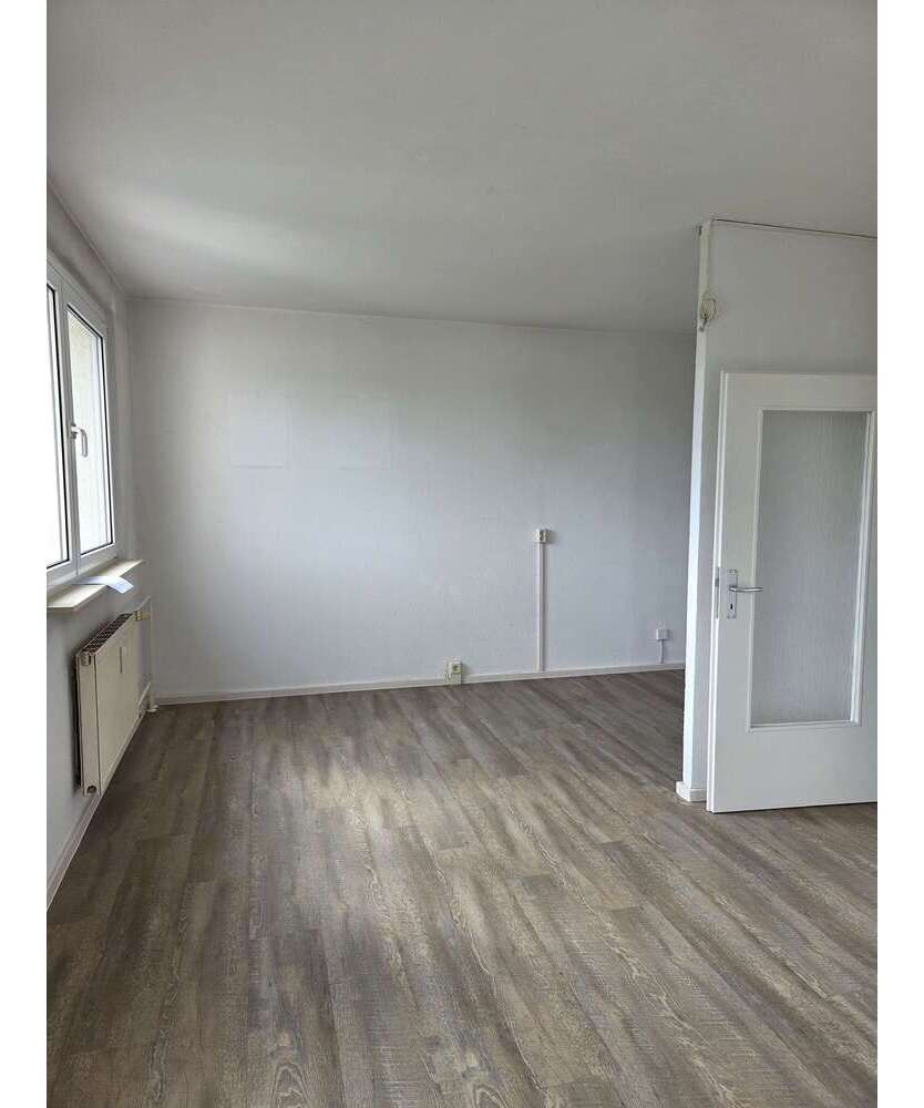 Wohnung zum Mieten in Halle 335 € 56.65 m²