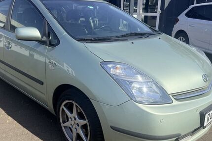 Toyota Prius 124.865 km 5.290 &euro; Frankfurt 60386