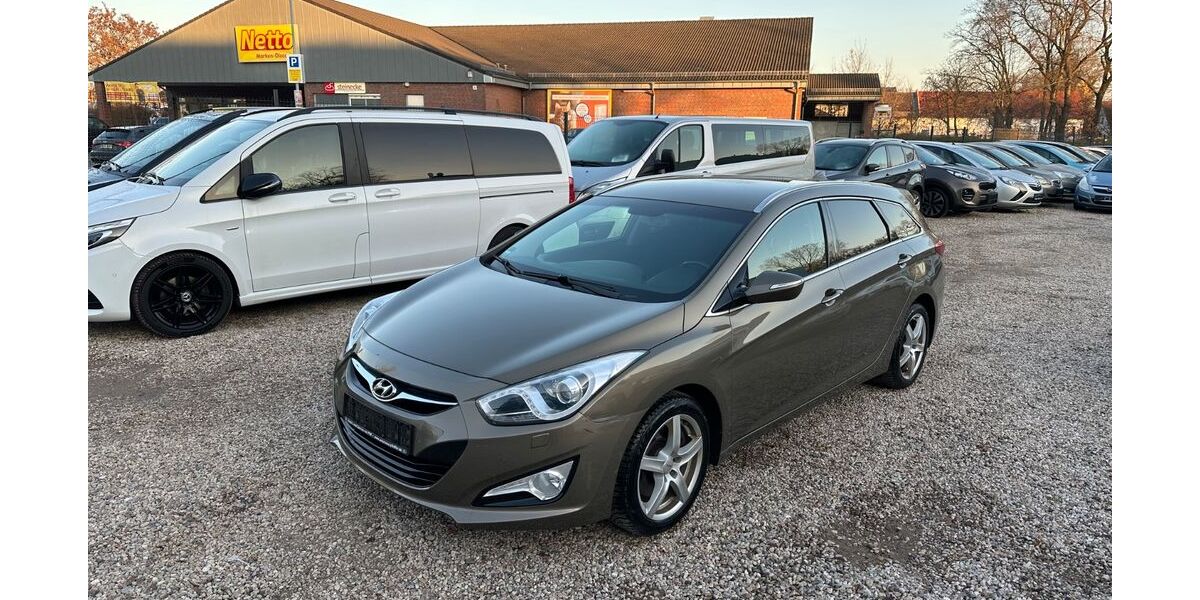 Hyundai i40 90.000 km 10.490 € Berlin 13127