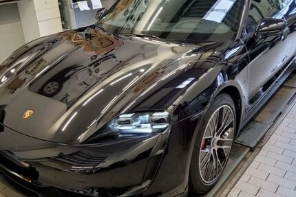 Porsche Taycan 36.000 km 61.900 € Ulm 89075