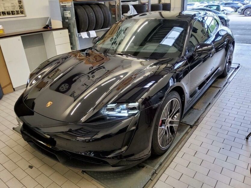 Porsche Taycan 36.000 km 61.900 € Ulm 89075