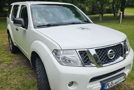 Nissan Pathfinder 93.000 km 16.900 &euro; Brodersdorf 24235