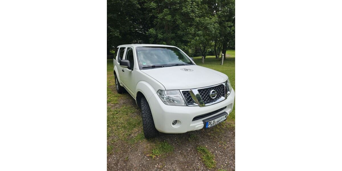 Nissan Pathfinder 93.000 km 16.900 &euro; Brodersdorf 24235