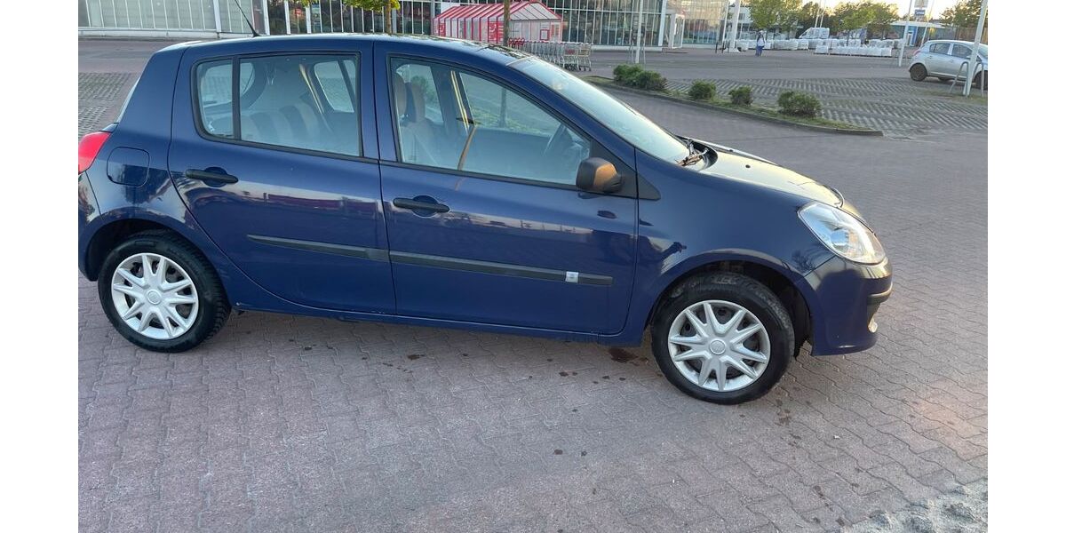 Renault Clio 185.000 km 1.800 &euro; Berlin 13589