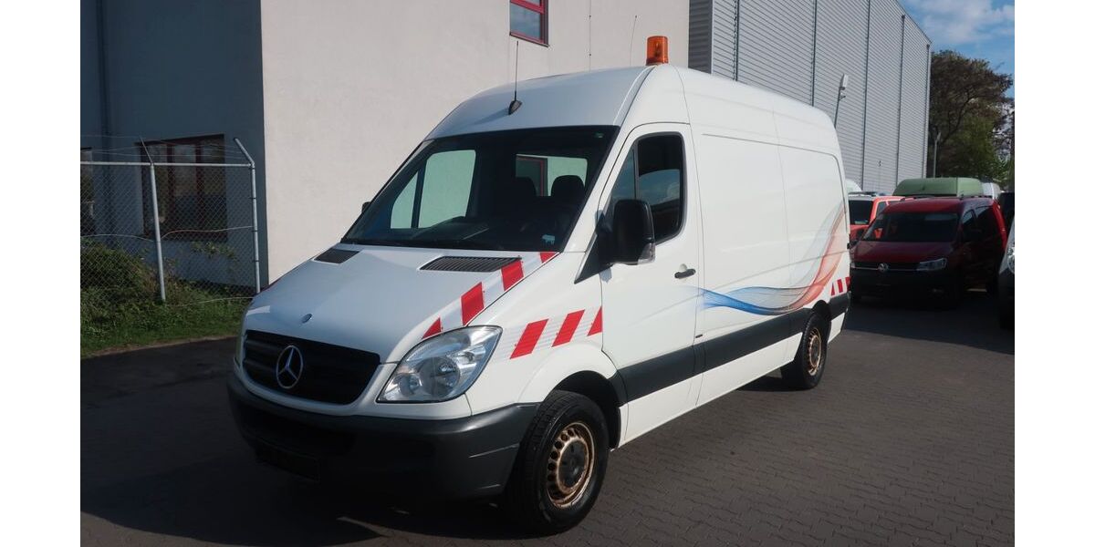 Mercedes-Benz Sprinter 208.000 km 7.900 &euro; Hannover 30179