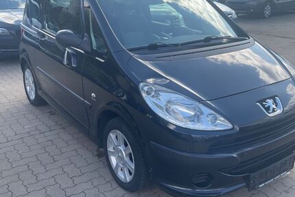 Peugeot 1007 231.000 km 799 &euro; Hamburg 21107