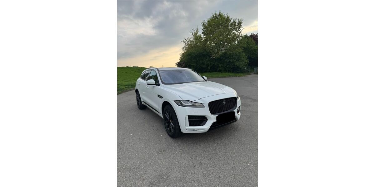 Jaguar F-Pace 110.500 km 24.300 &euro; Hamburg 21107