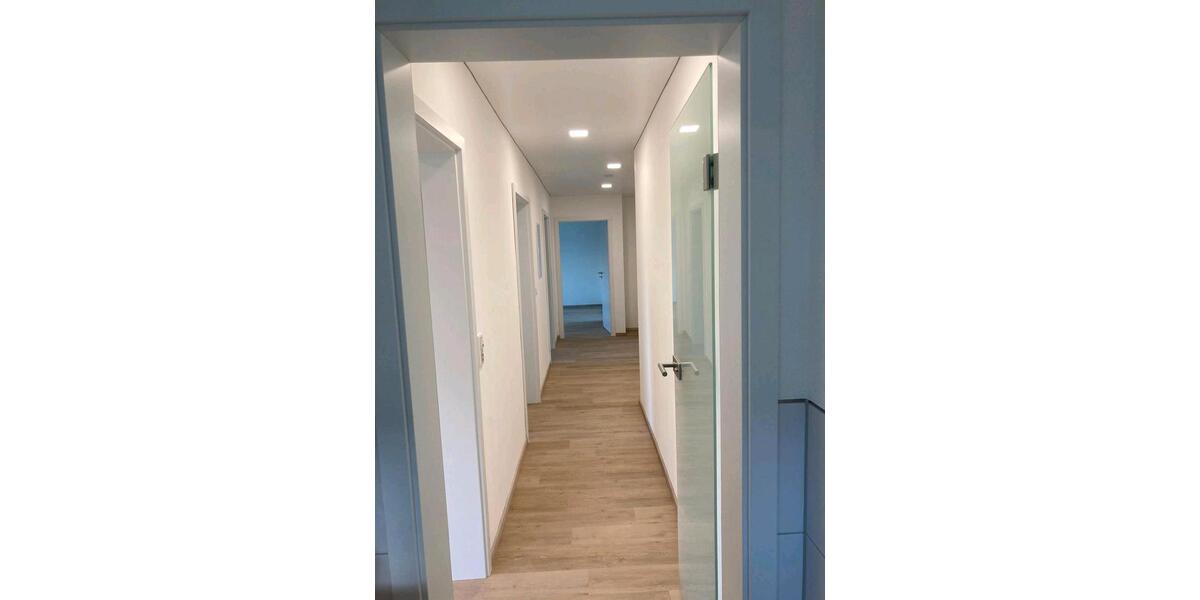 Erdgeschoßwohnung Sulzfeld - 4 Zimmer, 132 m&sup2;, 1.015&euro; | Angebot:26288314