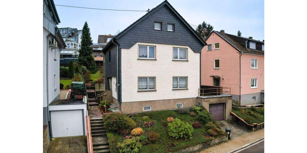 Gepflegtes Zweifamilienhaus in ruhiger Nebenstraße von Riegelsberg zimmer