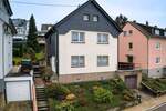 Gepflegtes Zweifamilienhaus in ruhiger Nebenstraße von Riegelsberg zimmer