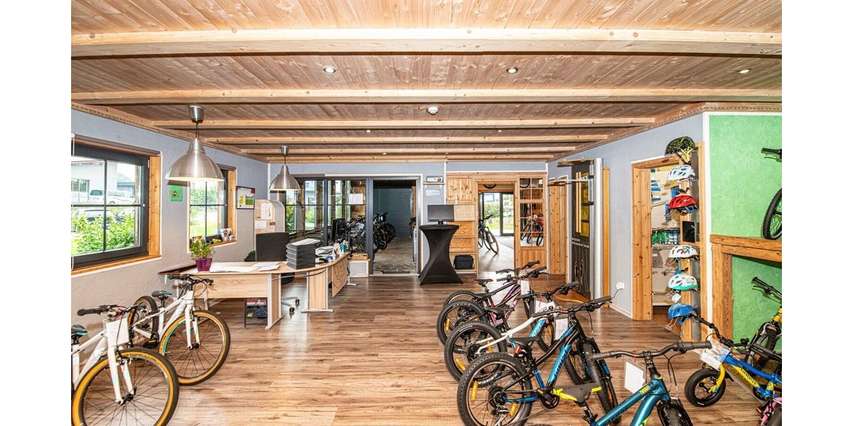 Vielseitige Werkstatt mit großzügiger Freifläche und Raum für Ideen - Gewerbeobjekt Eschlkam | Angebot:24787949