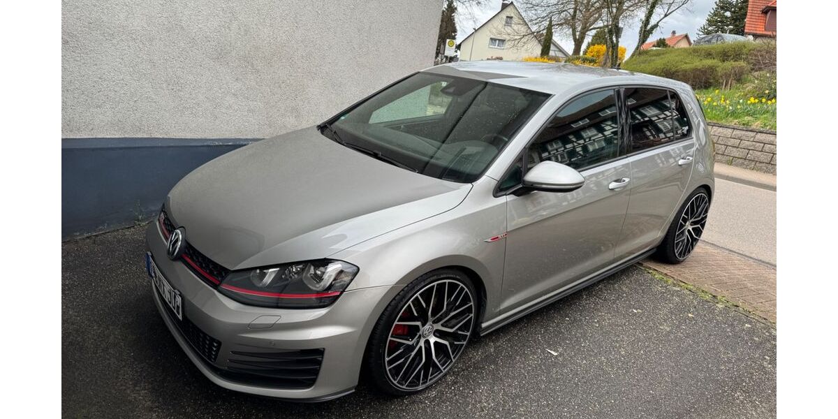 VW Golf 176.000 km 14.950 &euro; Offenburg 77654