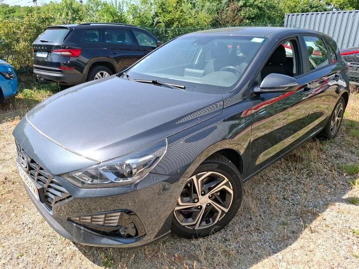 i30
