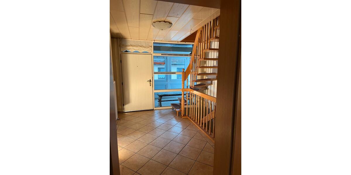 Einfamilienhaus Hameln Kernstadt - 6 Zimmer, 215 m&sup2;, 280.000&euro; | Angebot:27096935