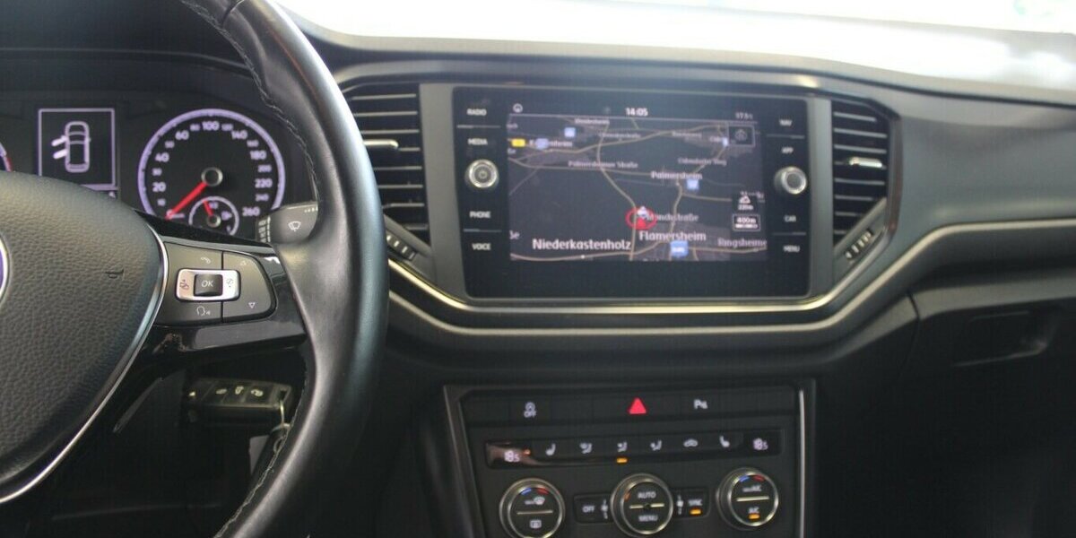 VW T-Roc 1,0 TSI AHK 8-fach bereift 99.989 km 13.480 &euro; Euskirchen 53881