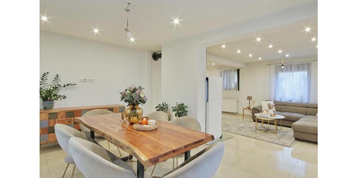 Einfamilienhaus Kornwestheim - 8.5 Zimmer, 204 m&sup2;, 3.900&euro; | Angebot:23257685