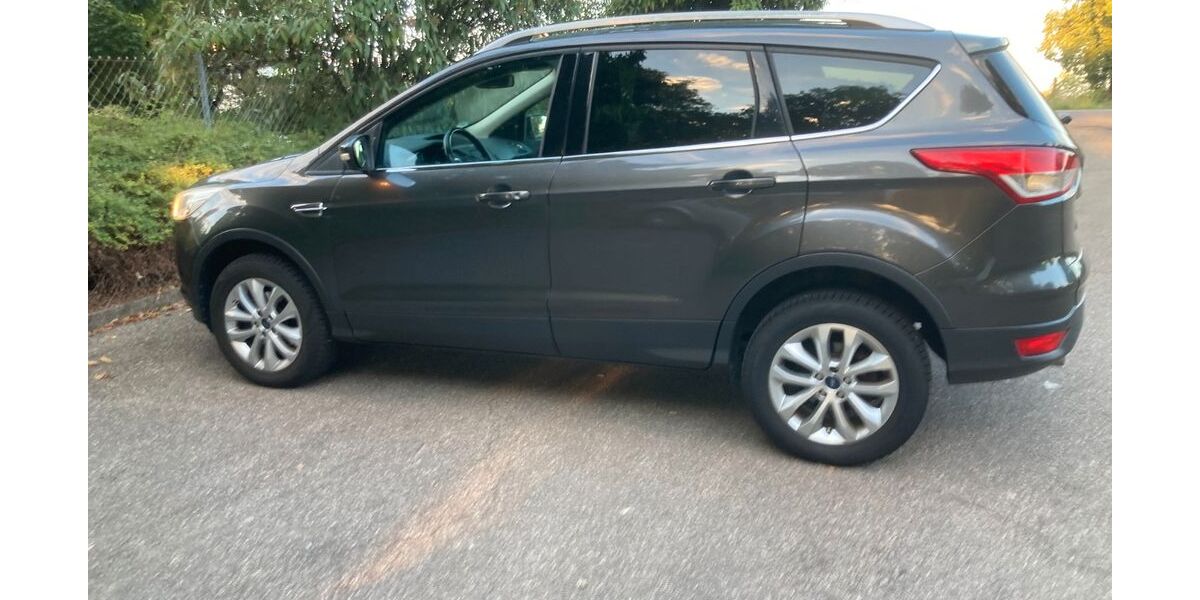 Ford Kuga 155.000 km 8.500 &euro; Schwäbisch Gmünd 73527