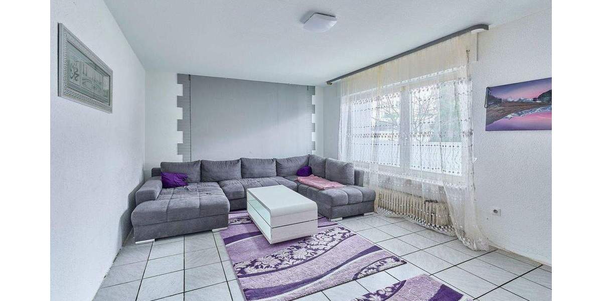 Sanierungsobjekt mit 829 m² Grundstück, 3 Garagen & flexiblem Nutzungskonzept - Mehrfamilienhaus, Wohnhaus Erbach | Angebot:25807636