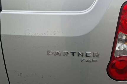 Peugeot Partner 228.000 km 4.300 € Halle (Halle (Westf.)) 33790