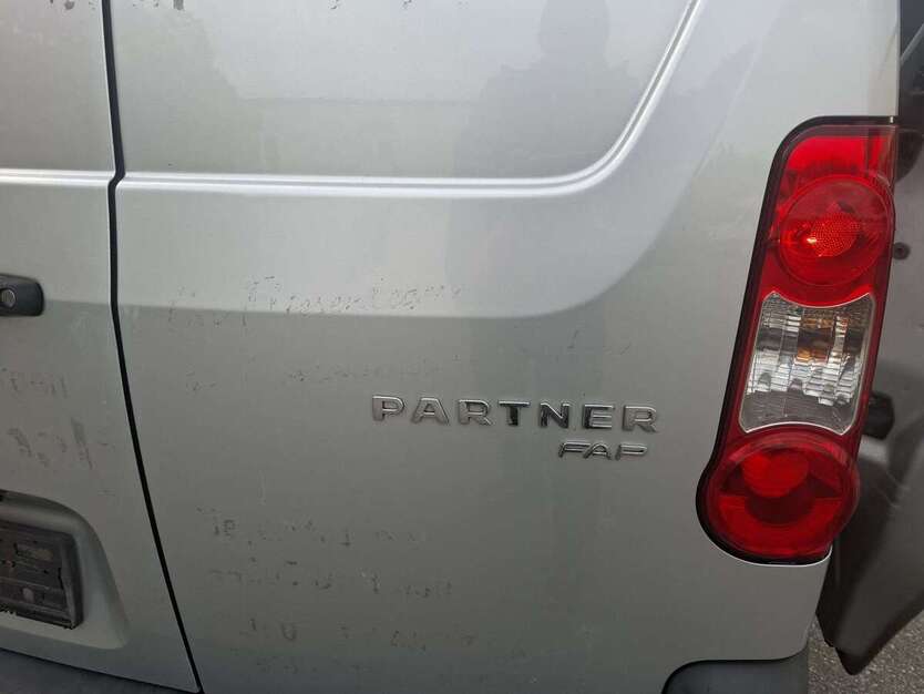 Peugeot Partner 228.000 km 4.300 € Halle (Halle (Westf.)) 33790