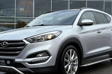Hyundai Tucson ix35 Style 4WD PANO/KAMERA/NAVI/SHZ/DAB 90.500 km 15.900 &euro; Villingen-Schwenningen 78054