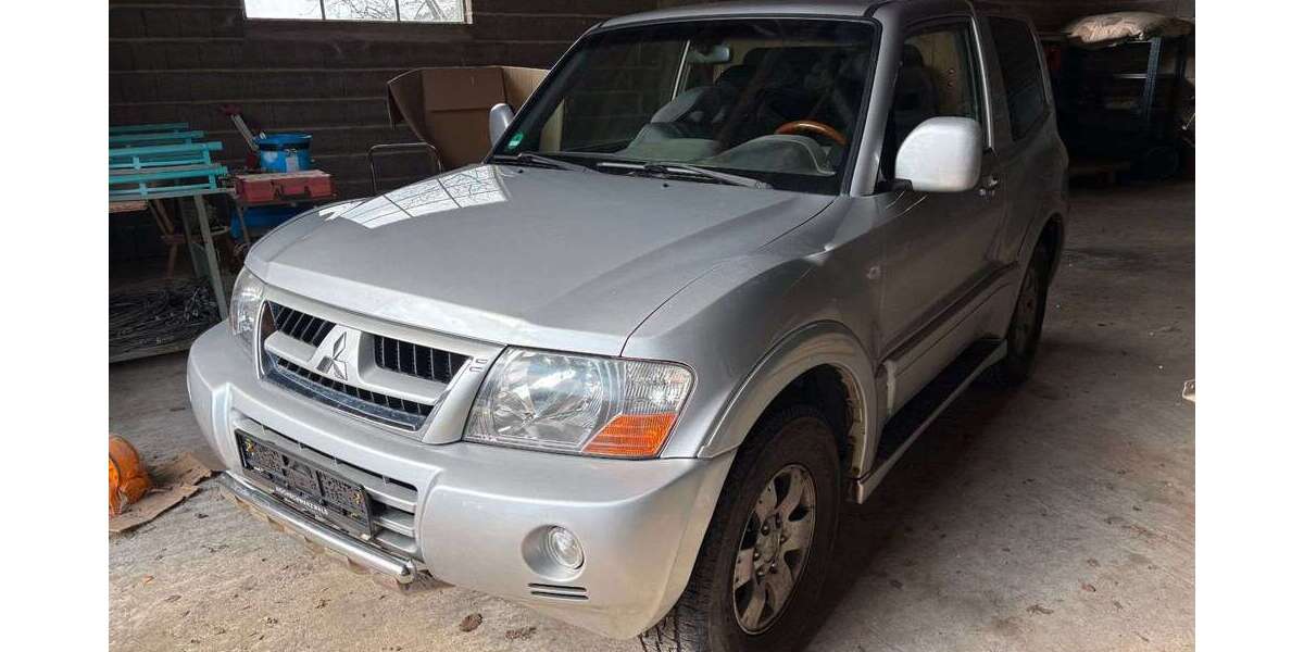 Mitsubishi Pajero 215.000 km 3.200 &euro; Velburg / Dantersdorf 92355