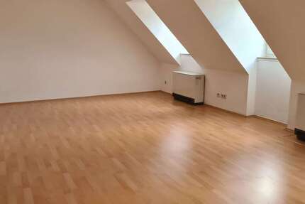 Wohnung Merseburg - 4 Zimmer, 141 m&sup2;, 900&euro; | Angebot:27093537