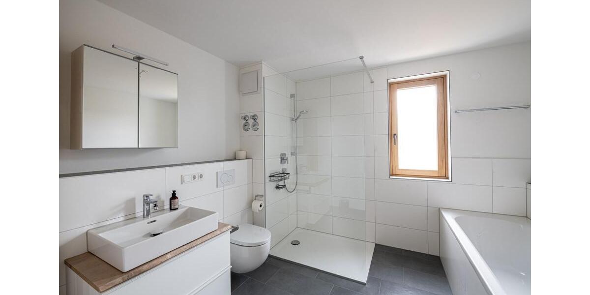 Dachgeschoßwohnung Friedberg - 3 Zimmer, 95 m&sup2;, 1.320&euro; | Angebot:25137744