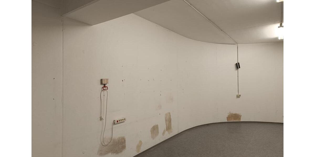 Ladenfläche 126qm +52qm Ladengeschäft mit Fensterfront zimmer