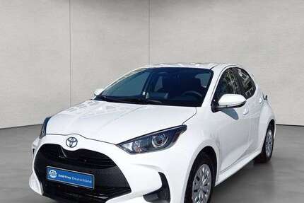 Toyota Yaris 2.400 km 21.750 &euro; Stuttgart 70469