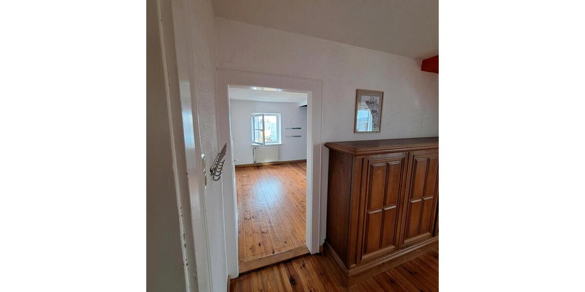 Etagenwohnung Münchberg - 3 Zimmer, 95 m&sup2;, 1.050&euro; | Angebot:24888926