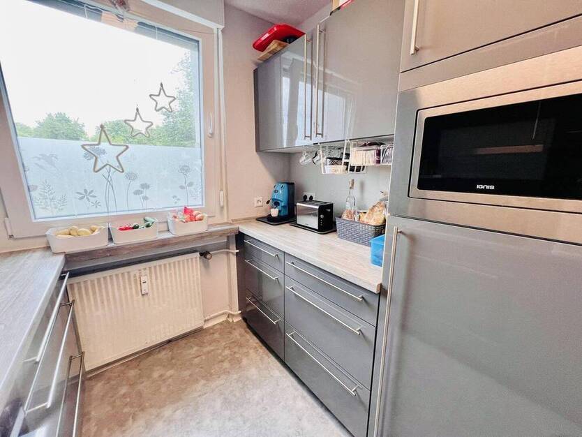 Helle 4,5 Zimmer-Wohnung mit Balkon, Aufzug und Tiefgaragenstellplatz in ruhiger Lage von Ludwigsburg
