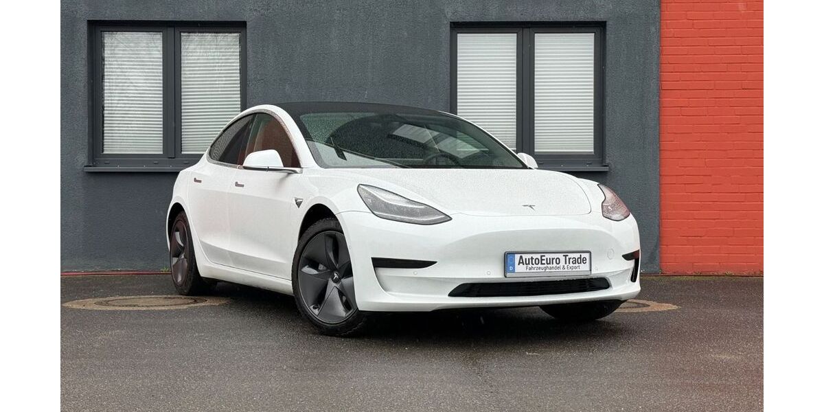 Tesla Model 3 121.632 km 18.999 &euro; Neuss 41472