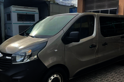 Opel Vivaro 310.000 km 8.490 &euro; Frankfurt am Main 65933