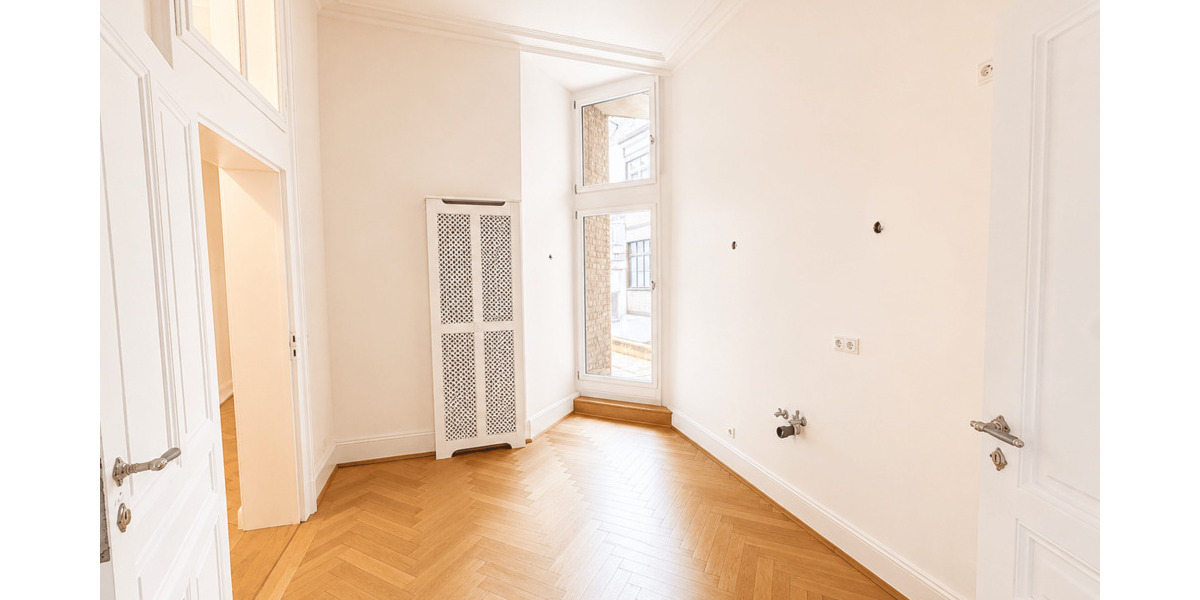 Etagenwohnung Baden-Baden Innenstadt - 4 Zimmer, 134 m&sup2;, 2.230&euro; | Angebot:26751322
