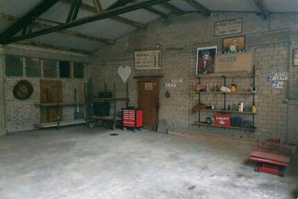 300 m2 Halle Warmraum Büro zimmer