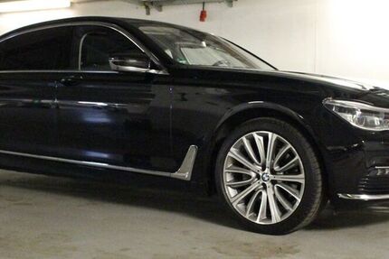 BMW 740