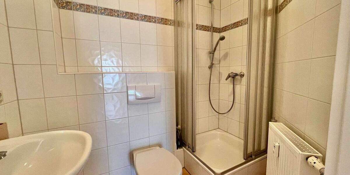 Wo Licht, Weite und Ruhe zuhause sind: Traumhafte 3-Zi-DG-Wohnung in Rumpenheim 3 zimmer