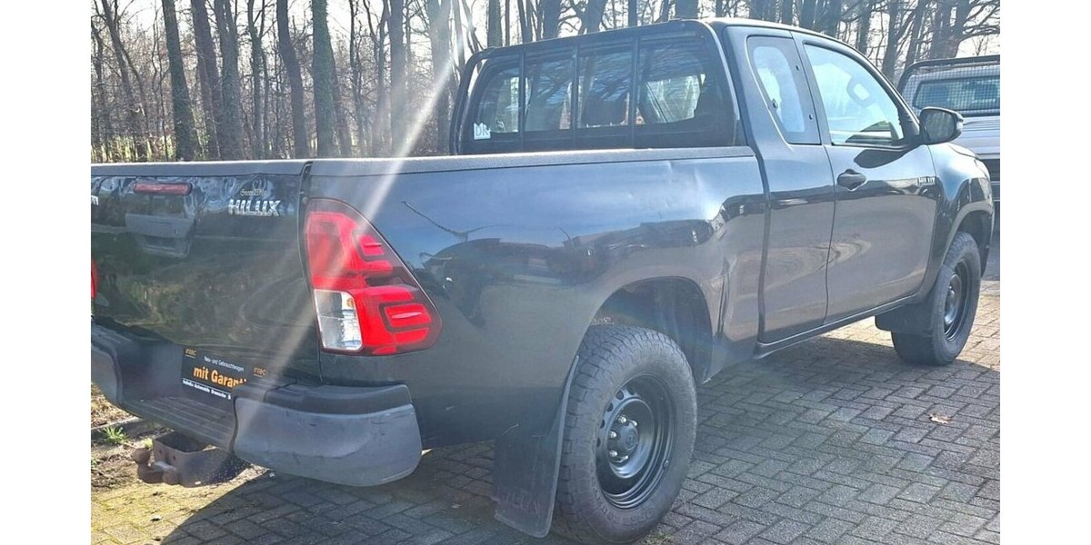 Toyota Hilux Extr.Cab Duty 4x4 Klima AHK 103.900 km 22.550 &euro; Bramsche 49565