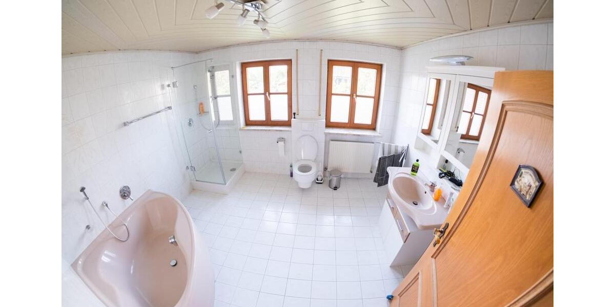 Dachgeschoßwohnung Grafling - 4 Zimmer, 107 m&sup2;, 750&euro; | Angebot:26548473