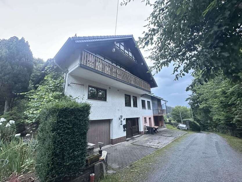 Haus zum Kaufen in Kirchhundem 159.000 € 178 m²