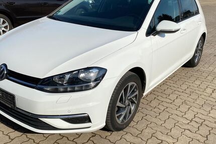 VW Golf 54.063 km 12.990 &euro; Glauzig 06369
