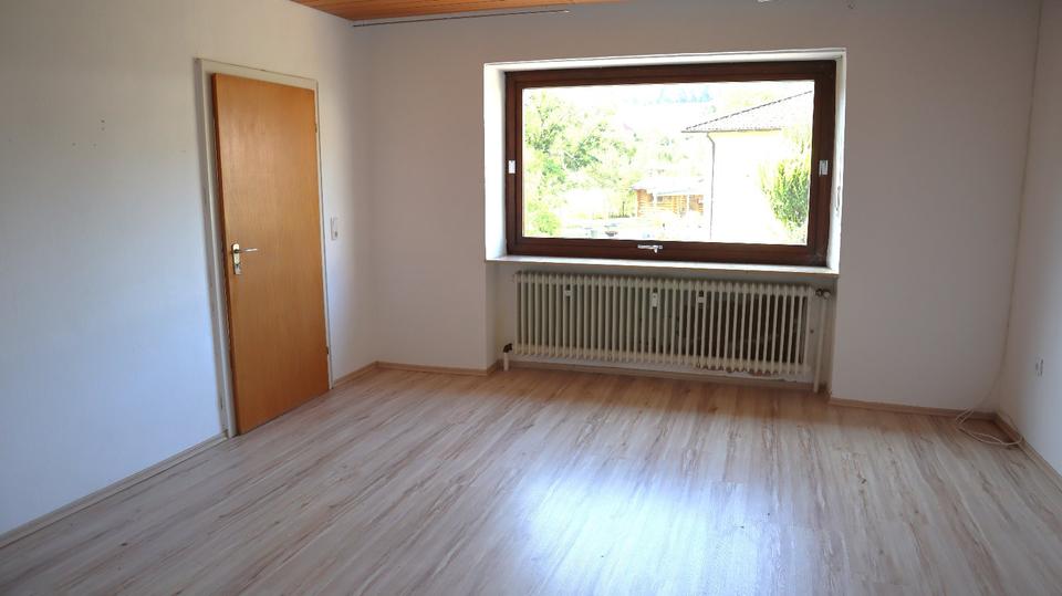 Einfamilienhaus Pfeffelbach - 8 Zimmer, 193 m&sup2;, 180.000&euro; | Angebot:27158183