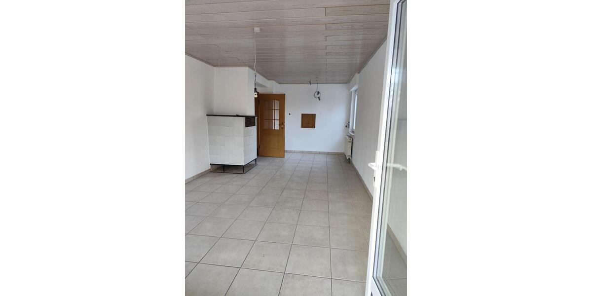 Erdgeschoßwohnung Backnang - 2.5 Zimmer, 72 m&sup2;, 700&euro; | Angebot:26276835